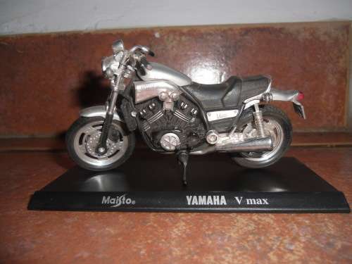 Maisto YAMAHA  V max 1:18